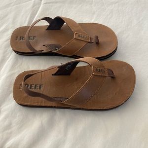 Reef boys flip flops size 9/10